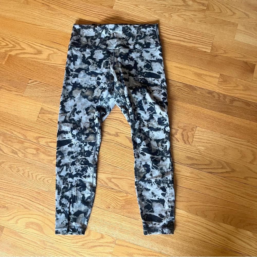 Lululemon Wunder Train High-Rise Tight leggings acid wash print